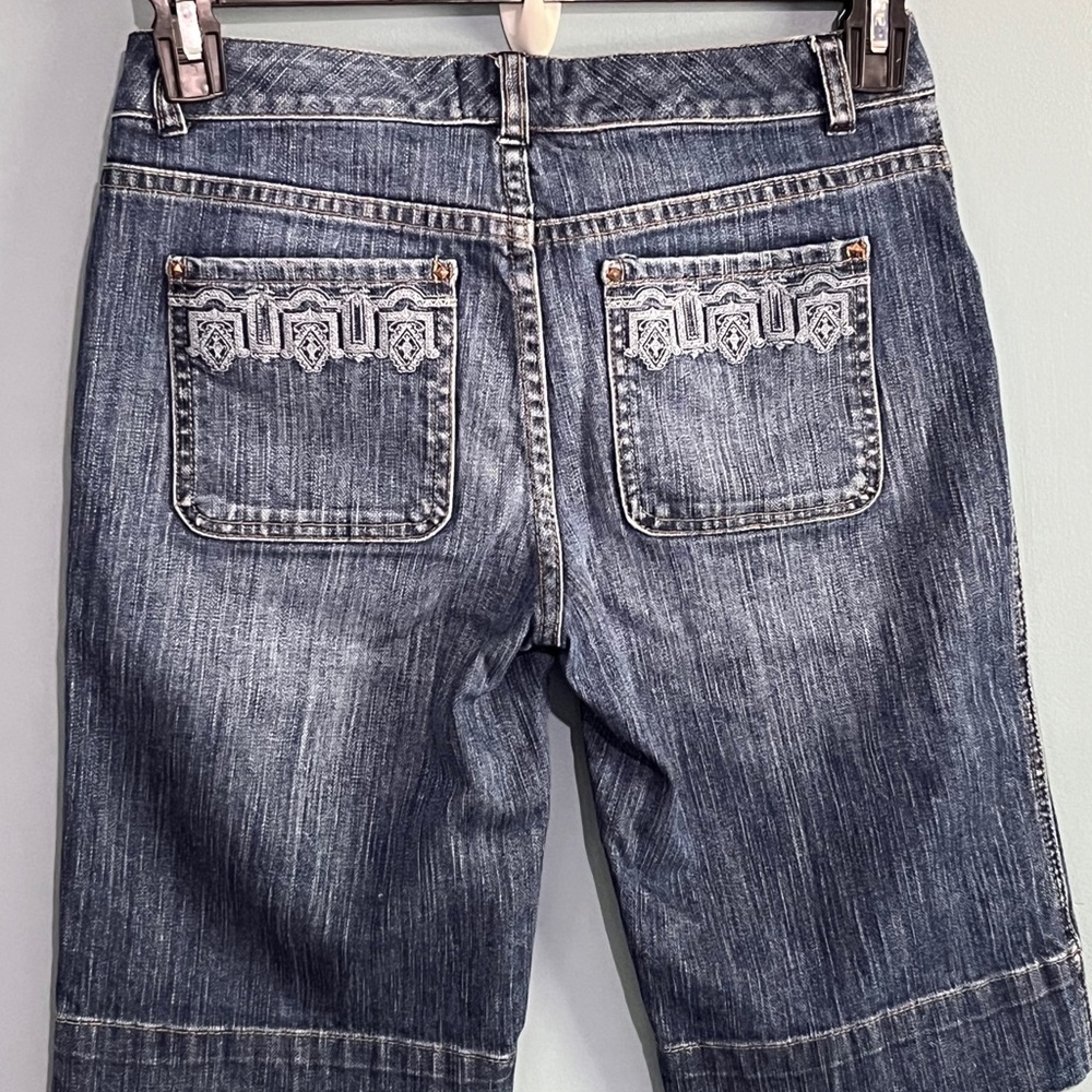 SELLING WHITE HOUSE BLACK MARKET JEAN SHORT SIZE SMALL CONDITION:USED - Picture 5 of 16
